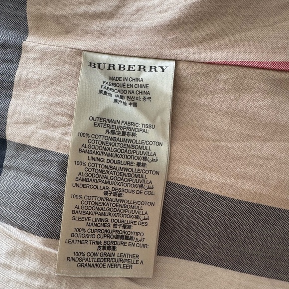 Burberry Classic Tan Trench Coat - Picture 8 of 9